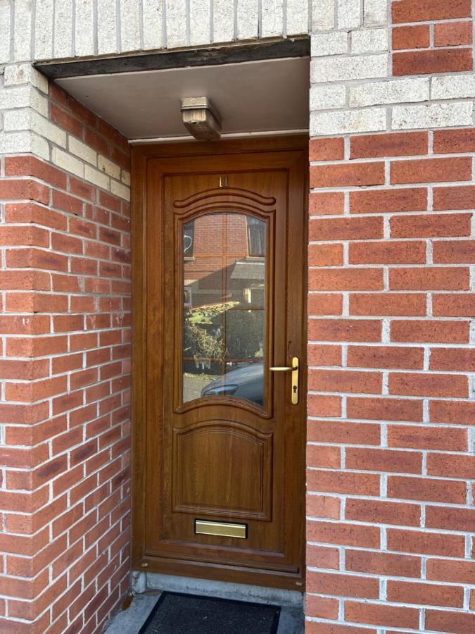 11 Parkmore Street, Ormeau Road, Belfast, Bt7 2Gt, 2 Bedroom House Exteriör bild