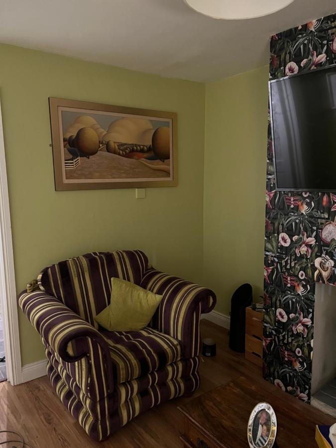 11 Parkmore Street, Ormeau Road, Belfast, Bt7 2Gt, 2 Bedroom House Exteriör bild